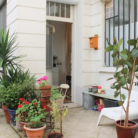 Atypical With Garden Paris
